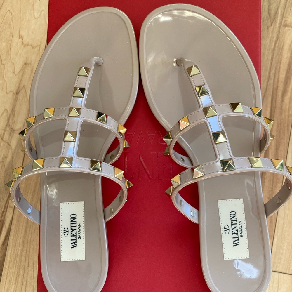 BRAND NEW Valentino Garavani Rockstud Jelly Sandal (women), size 37